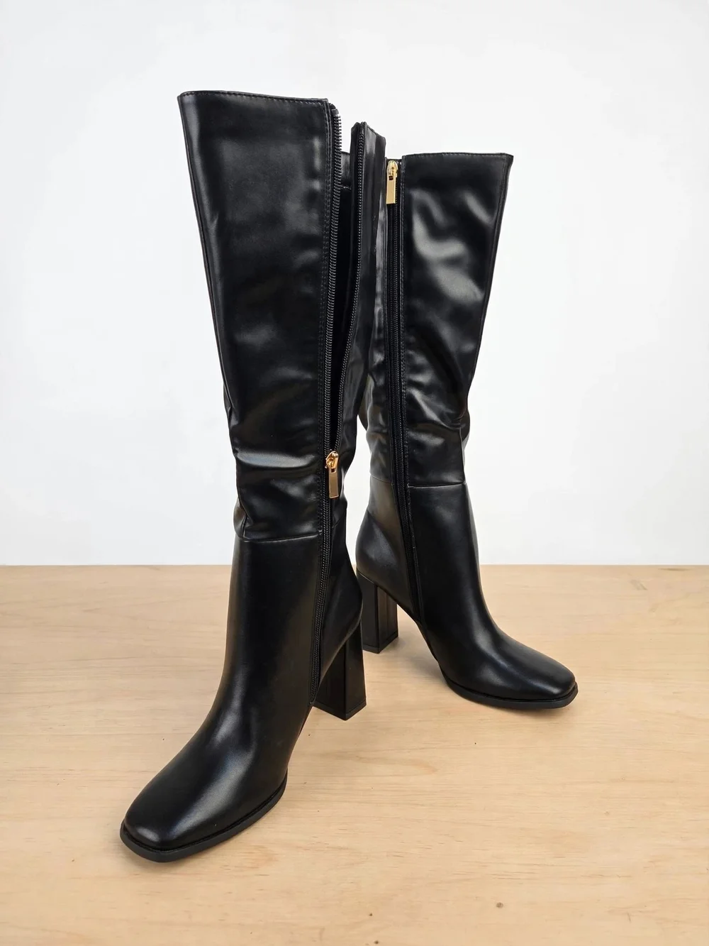 Coutgo Women's Wide-Calf Knee-High Boots
